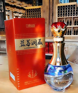 九鑫山珍500毫升42度野生蓝莓蒸馏酒